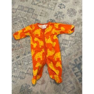 Oshkosh vintage fleece giraffe footie pajamas size newborn